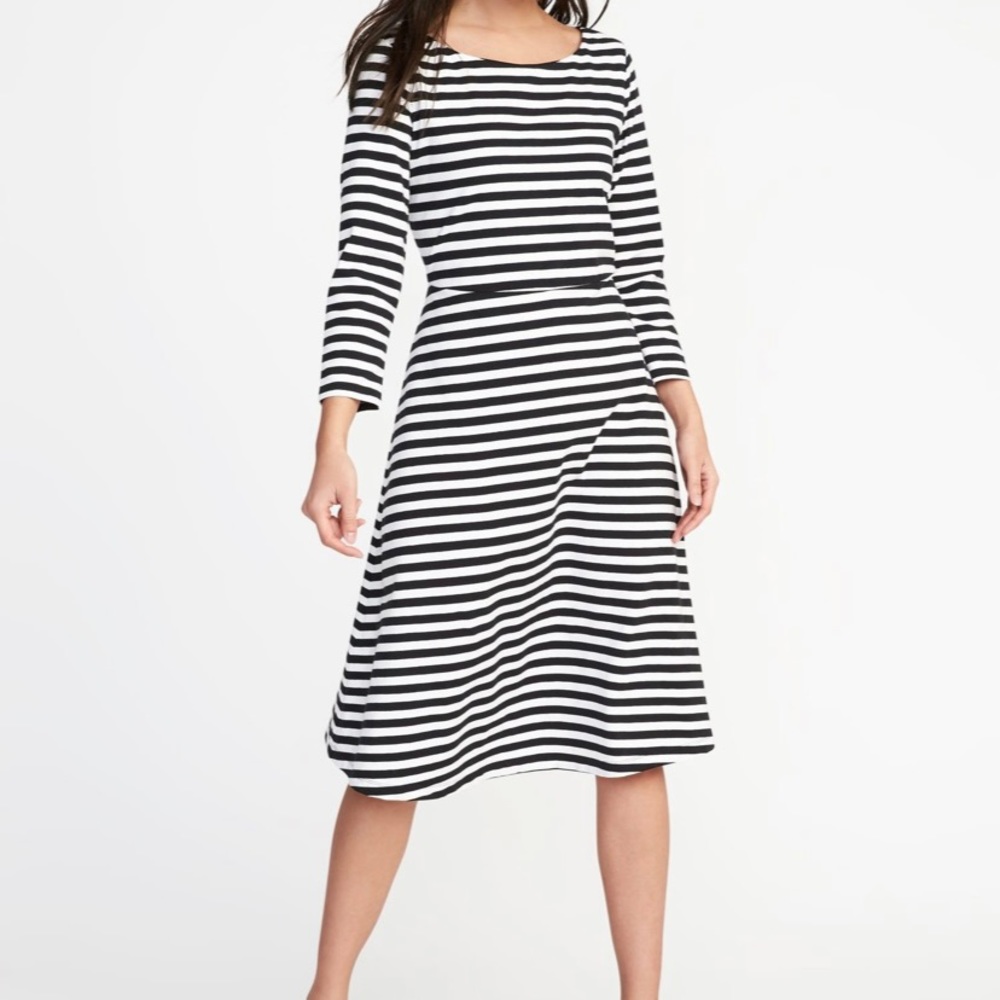 FIT AND FLARE OLD NAVY DRESS